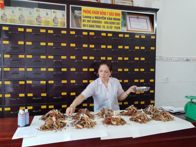 Mổ thoát vị đĩa đệm ở bệnh viện Chợ Rẫy, sau mổ uống thuốc gì?