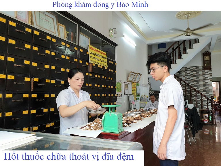 Chụp MRI cột sống thắt lưng, thoát vị đĩa đệm L5/S1 ra sau # 5mm, chèn ép rễ thần kinh, điều trị 30 ngày khỏi hẳn.